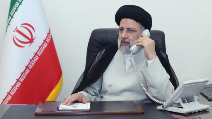 El presidente de Irán, Seyed Ebrahim Raisi, durante una llamada telefónica. (Foto: President.ir)