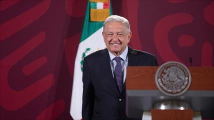 Sondeo: Aprobación de López Obrador sube 3 puntos y llega al 57 % 
