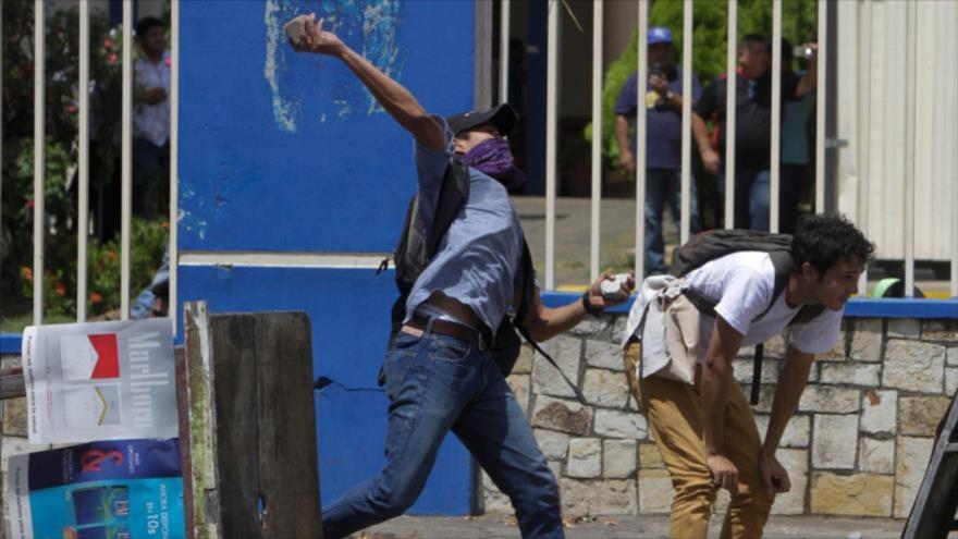 Una violenta protesta contra el Gobierno de Nicaragua, en Managua (capital), 19 de abril de 2018.