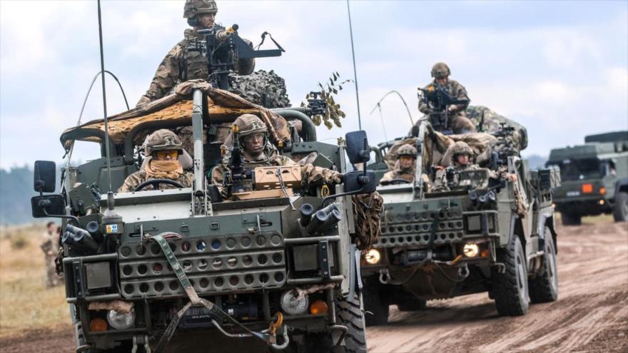 Convoy de vehículos blindados Jackal británicos en en Bemowo Piskie, Polonia, 14 de junio de 2018. (Foto: Reuters)