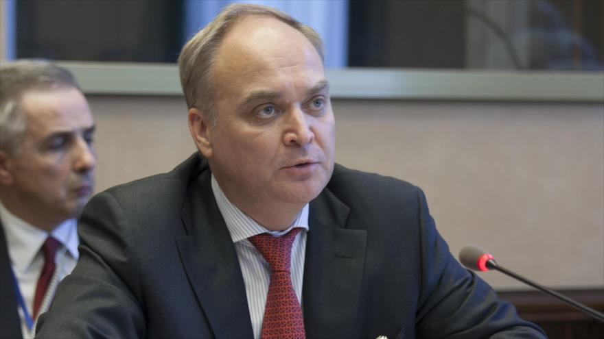 Embajador ruso en Washington, Anatoli Antónov.