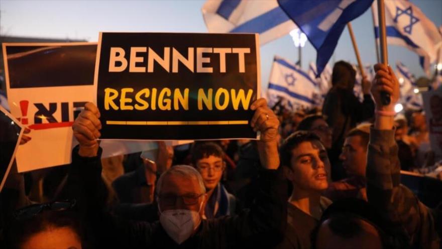 Israelíes protestan para exigir la renuncia de Naftali Bennett
