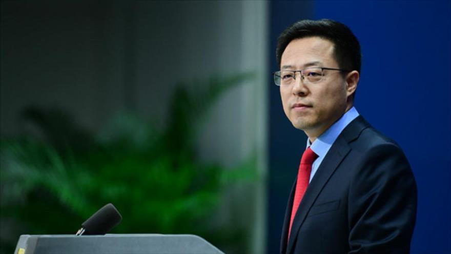 El portavoz de la Cancillería china, Zhao Lijian, ofrece una rueda de prensa en Pekín, China.