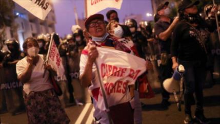 Capelán: Perú necesita un cambio fundamental de modelo político