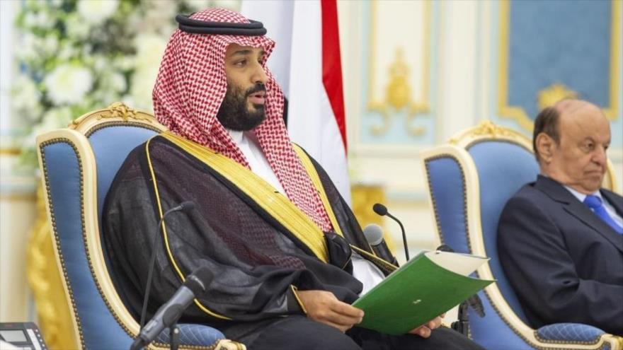 El príncipe heredero saudí, Muhamed bin Salman (izq.), se reúne con el presidente fugitivo de Yemen, en Riad, 5 de noviembre de 2019. (Foto: Getty Images)