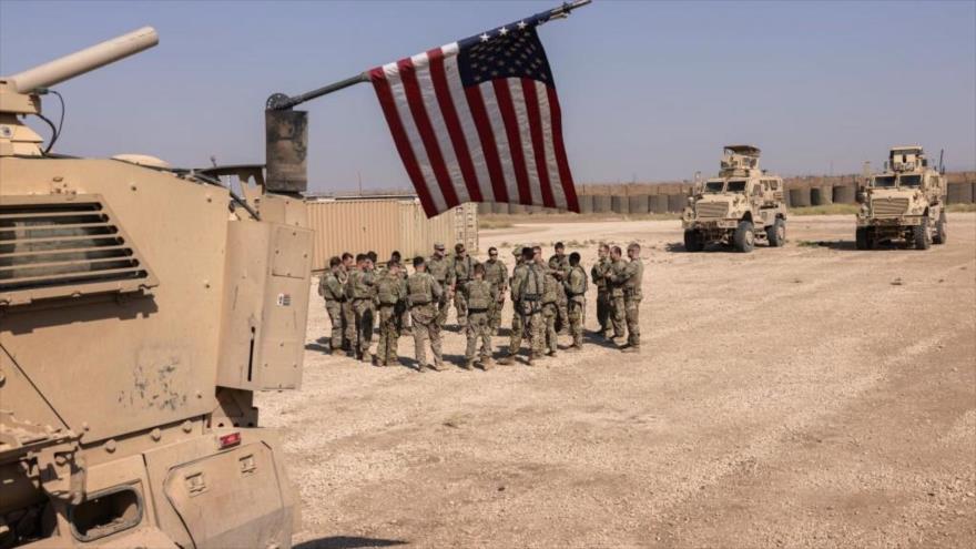 Soldados de EE.UU. se preparan para salir a patrullar de un puesto avanzado de combate remoto en noreste de Siria, 25 de mayo de 2021. (Foto: Getty Images)
