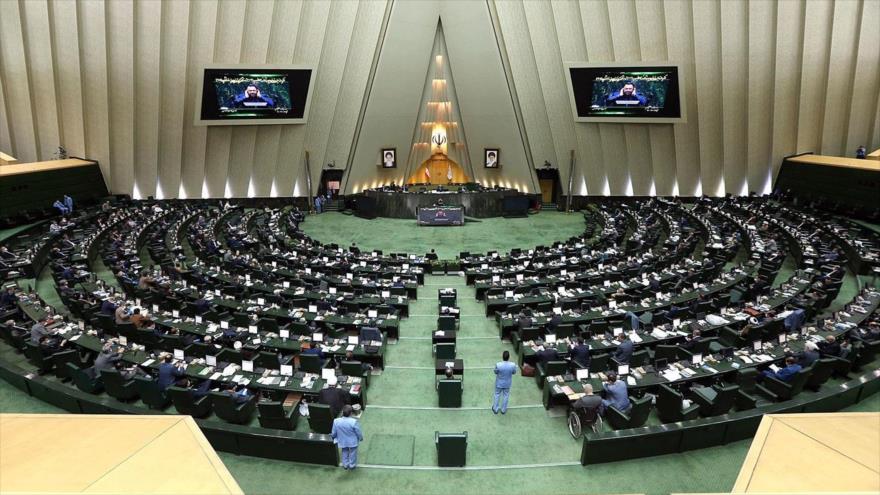 Parlamento iraní pide garantía de que EEUU no violará pacto nuclear | HISPANTV