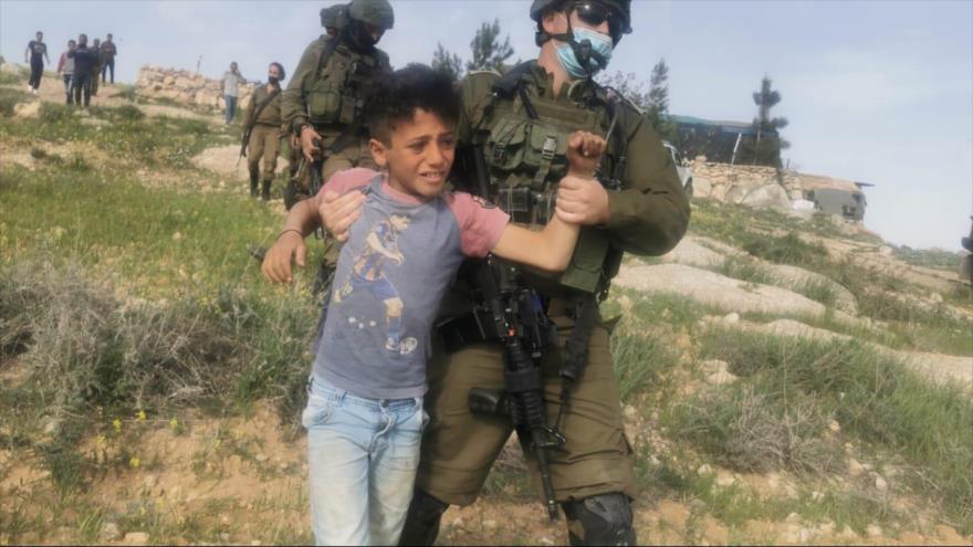 Vídeo: Vean trato brutal de fuerzas israelíes a un niño palestino | HISPANTV