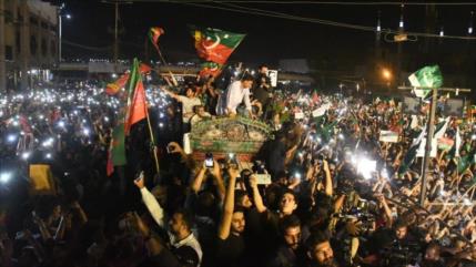 Paquistaníes rechazan “conspiración extranjera” contra Imran Jan