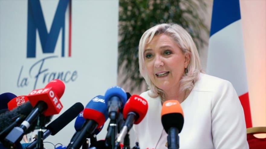Marine Le Pen, candidata de ultraderecha francés para elecciones presidenciales, en rueda de prensa en París, 13 de abril de 2022. (Foto: Getty Images)