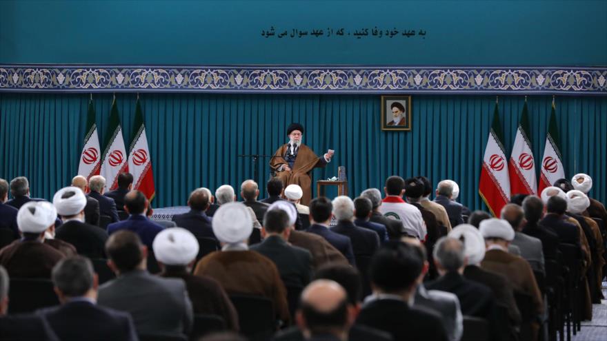 Líder de Irán: Futuro del país no debe depender de diálogos de Viena