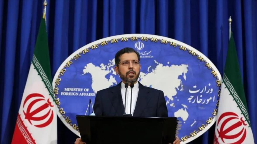 El portavoz del Ministerio de Exteriores de Irán, Said Jatibzade, en una rueda de prensa en Teherán, la capital.