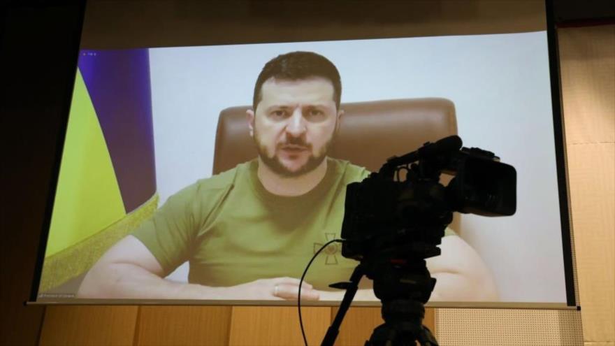 Presidente ucraniano, Volodímir Zelenski, en una videoconferencia, 11 de abril de 2022. (Foto: Getty Images)