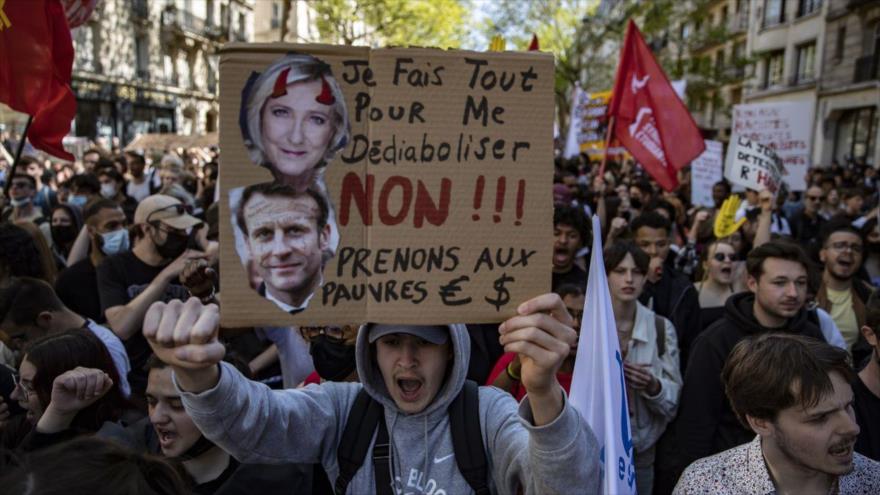 Miles de personas protestan en Francia contra la extrema derecha