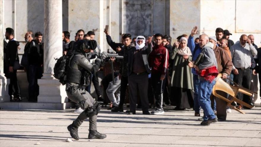 Israel sigue asaltos a Mezquita Al-Aqsa; hiere a varios palestinos | HISPANTV