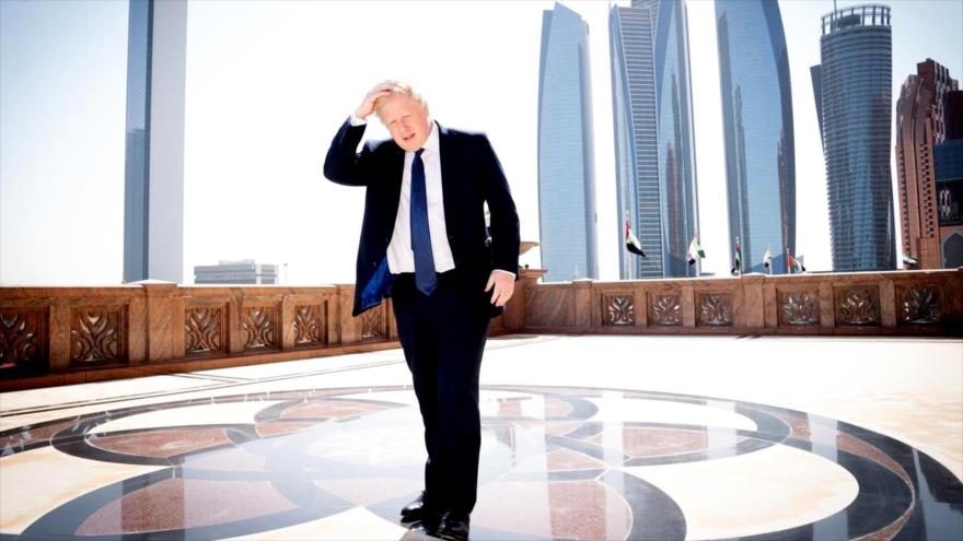 El primer ministro británico, Boris Johnson, en una visita a Abu Dabi, capital de los Emiratos Árabes Unidos, 16 de marzo de 2022. (Foto: PA)