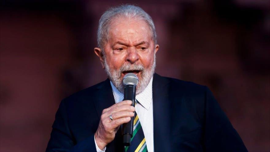 El expresidente brasileño Luiz Inácio Lula da Silva pronuncia un discurso en Buenos Aires, Argentina, 10 de diciembre de 2021. (Foto: Getty Images)