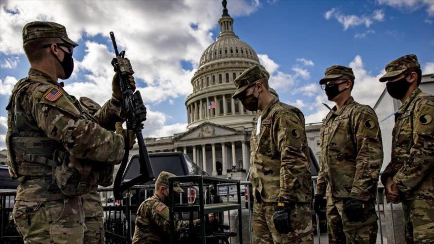 Soldados de Guardia Nacional frente al Capitolio de EEUU en Washington, 17 de enero de 2021. (Foto: Getty Images)