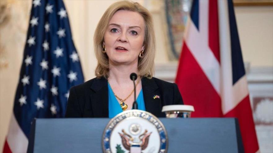 La secretaria británica de Relaciones Exteriores, Elizabeth Truss, en una conferencia de prensa en Washington, 9 de marzo de 2022. (Foto: AFP)