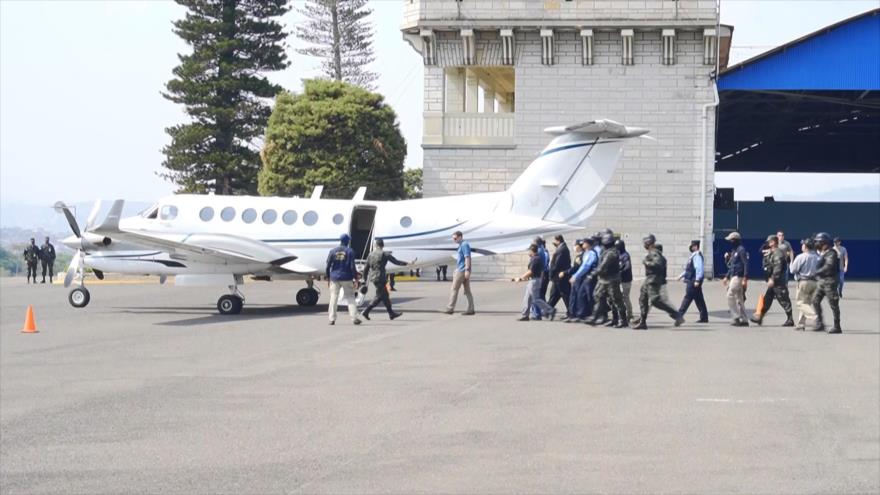 Trasladan en helicóptero a Orlando Hernández para entregarlo a DEA