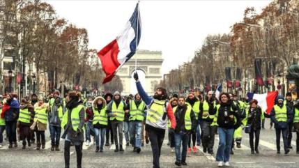 Vídeo: Chalecos amarillos protestan de cara al balotaje en Francia