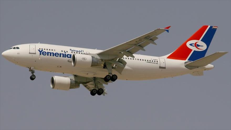 Un avión de la aerolínea nacional Yemenia en pleno vuelo.