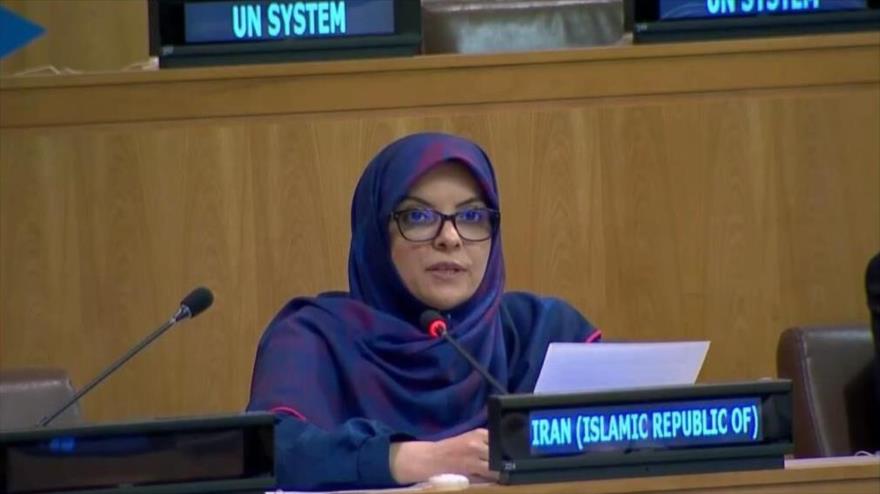 La representante permanente adjunta de Irán ante las Naciones Unidas, Zahra Ershadi, durante una sesión del organismo.