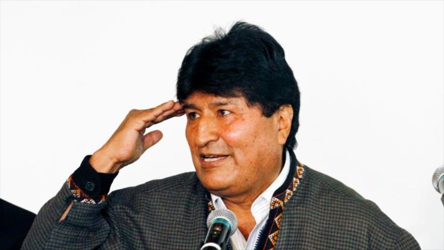 El expresidente de Bolivia Evo Morales habla durante un seminario en la Ciudad de México, 22 de octubre de 2021.