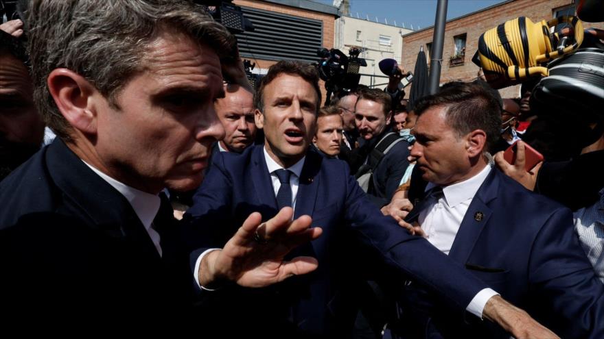 Vídeo: Lanzan tomates a Macron tras su reelección como presidente