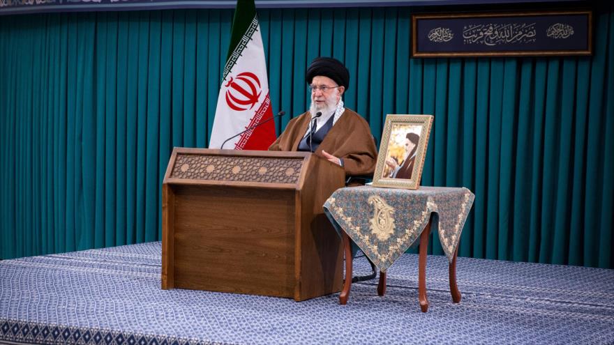 Líder de la Revolución Islámica, el ayatolá Seyed Ali Jamenei, ofrece un discruso en el Día Mundial de Al-Quds, 29 de abril de 2022. (Foto: Khamenei.ir)
