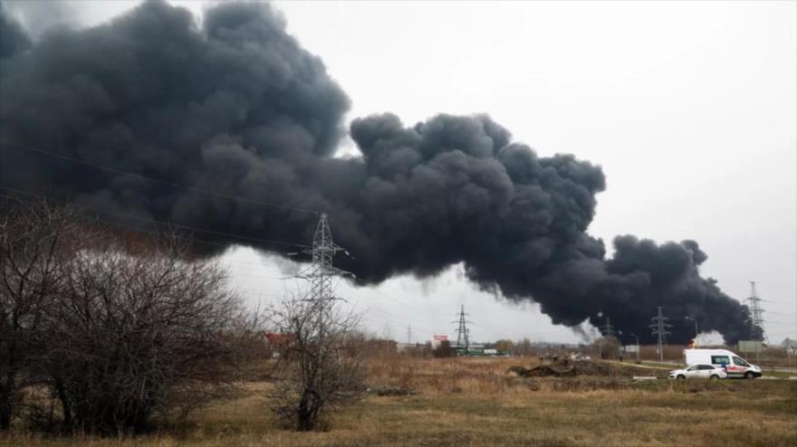 El incendio tras una explosión en la provincia de Belgorod.