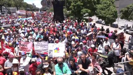 Multitudinaria marcha en Venezuela por Día de los Trabajadores