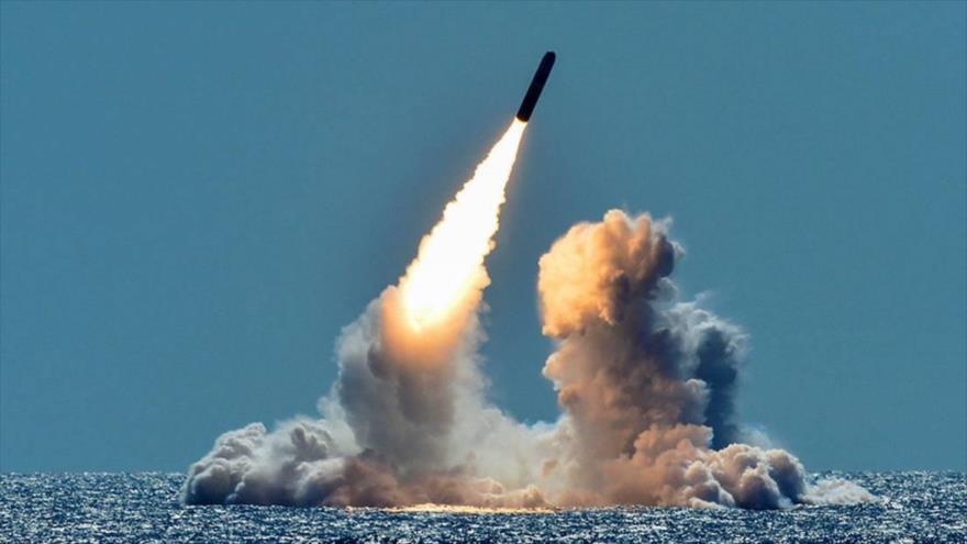 Lanzamiento de un misil balístico Trident desde el submarino USS Nebraska de la Marina de EE.UU. en la costa de California, 26 de marzo de 2018.