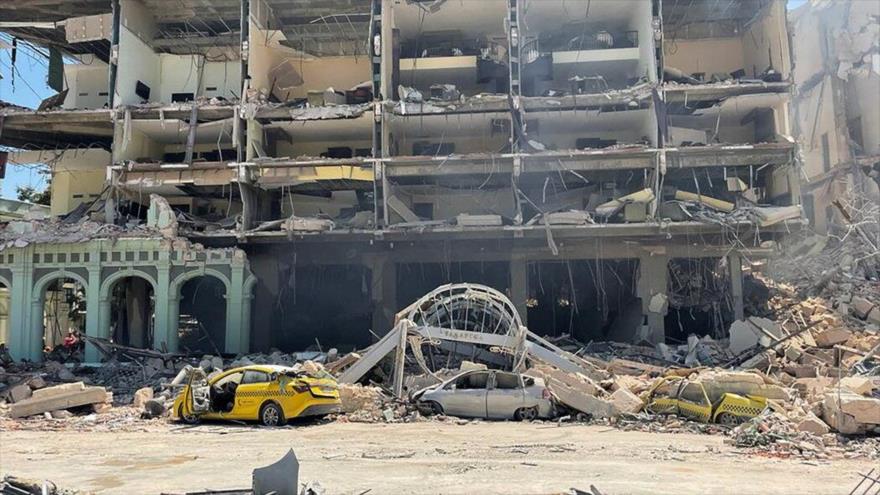 Escombros causados por la explosión en el Hotel Saratoga en La Habana, capital de Cuba, 16 de mayo de 2022.