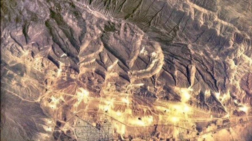 Foto tomada por satélite iraní Nur 2 que muestra una vista plana de un tramo de tierra en el sur de Irán, 9 de mayo de 2022.