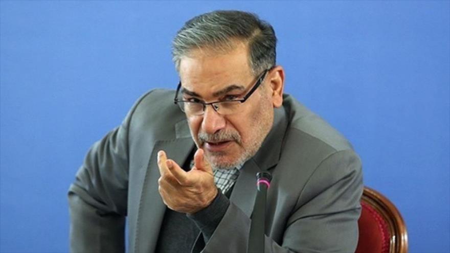 El secretario del Consejo Supremo de Seguridad Nacional de Irán, Ali Shamjani, durante un mitin.