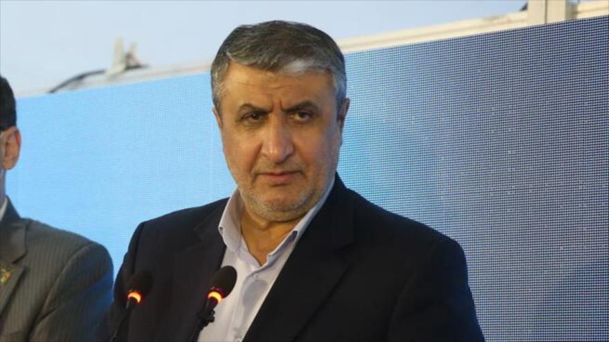 El jefe de la Organización de Energía Atómica de Irán (OEAI), Mohamad Eslami, en un acto en Teherán, 18 de mayo de 2022. (Foto: Mehr News)
