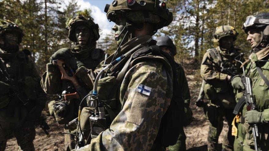 Ejercicio militar conjunto de Finlandia, Reino Unido, Letonia, EE.UU. y Estonia en la localidad finlandesa de Niinisalo, 4 de mayo de 2022.