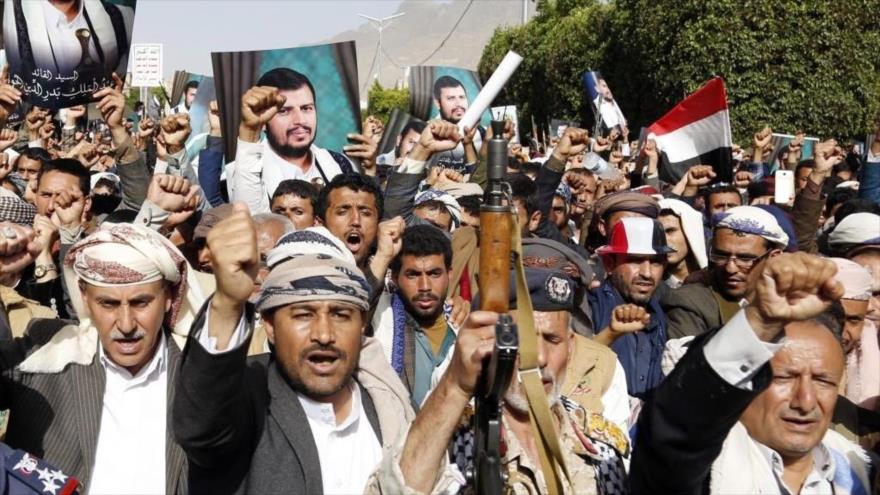 Combatientes de Ansarolá en una marcha en Saná, Yemen, 26 de marzo de 2022. (Foto: Getty Images)