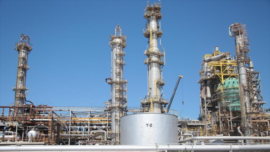 Informe: Irán reparará el mayor complejo refinador de Venezuela | HISPANTV