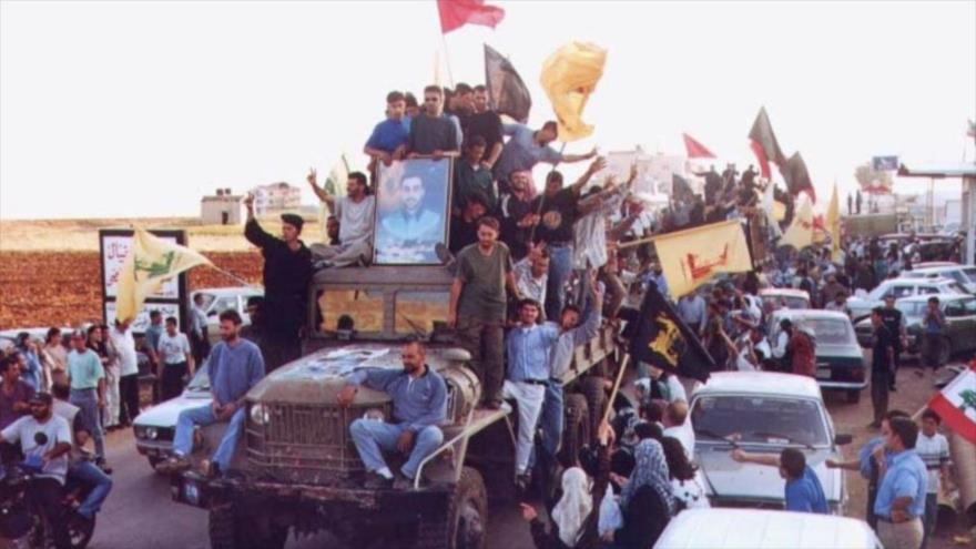 Los libaneses celebran la liberación del sur del país de la ocupación israelí en mayo de 2000.