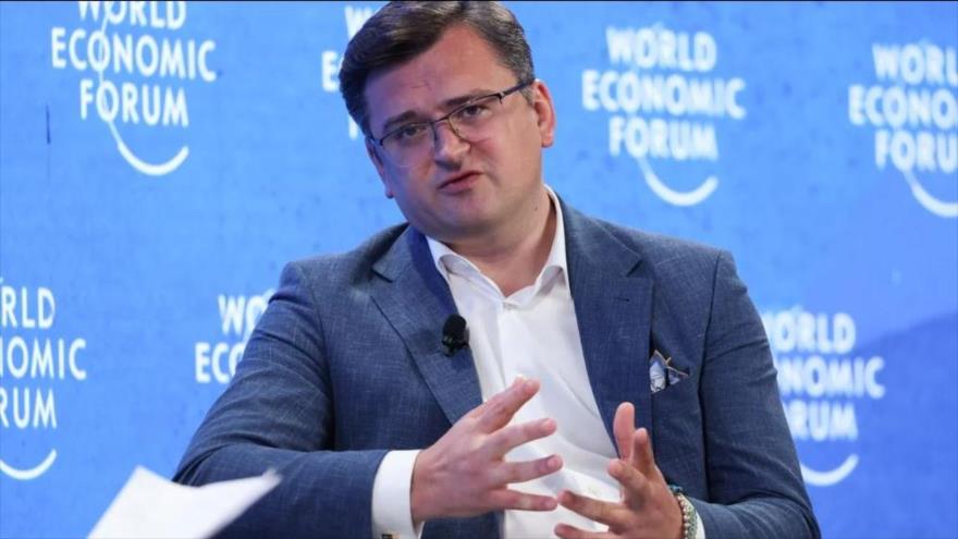 El canciller de Ucrania, Dmytro Kuleba, en el Foro Económico Mundial en Davos, Suiza, 25 de mayo de 2022. 