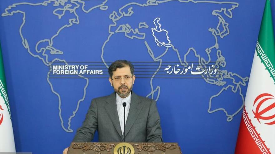 El portavoz de la Cancillería de Irán, Said Jatibzade, durante una rueda de prensa en Teherán, capital, 14 de febrero de 2022. (Foto: FARS)