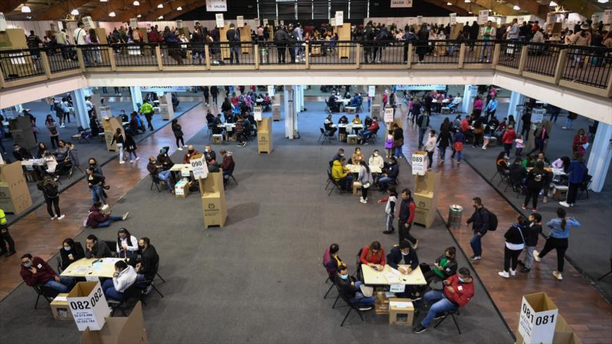 Un centro de votación en Bogotá durante las elecciones presidenciales de Colombia, 29 de mayo de 2022. (Foto: AFP)