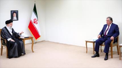 Líder iraní: Velar por capacidades internas desactiva arma de embargos