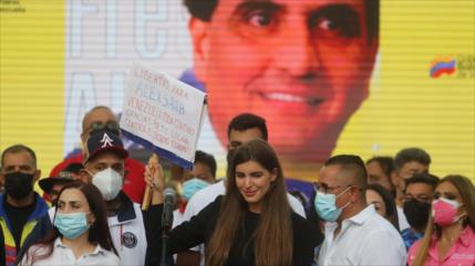Esposa de Saab: Su arresto es un caso político dirigido por EEUU