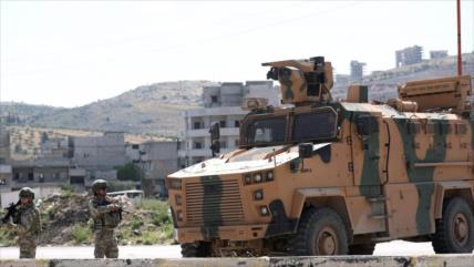 Turquía se prepara para guerra; envía refuerzos militares a Siria 