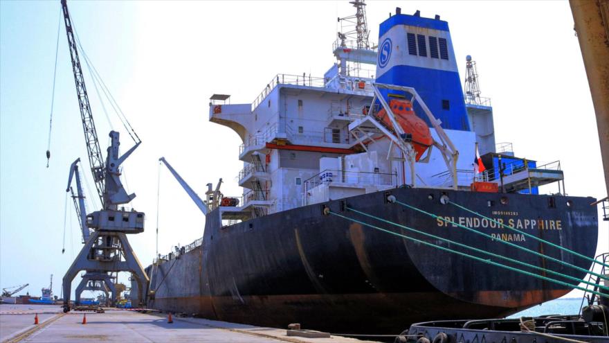 Un barco atracado en el puerto de al-Hudayda, Yemen, 5 de abril de 2022. (Foto: Gettyimages)
