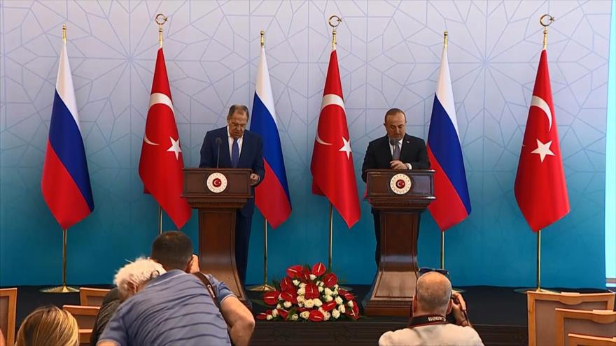 Rusia lista a dar paso a barcos con grano si Kiev desmina mar Negro