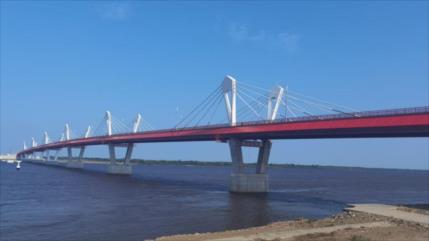 Vídeo: Rusia y China retan a EEUU y abren primer puente de carretera